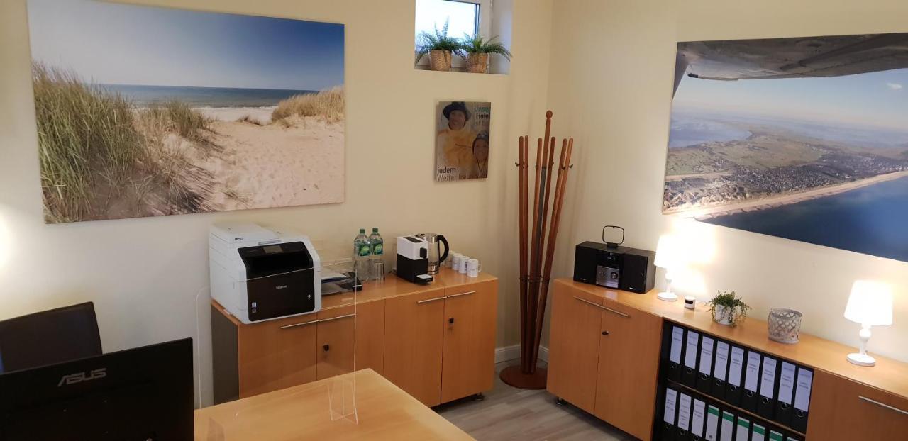 Airport Hotel One Aparthotel Sylt Экстерьер фото
