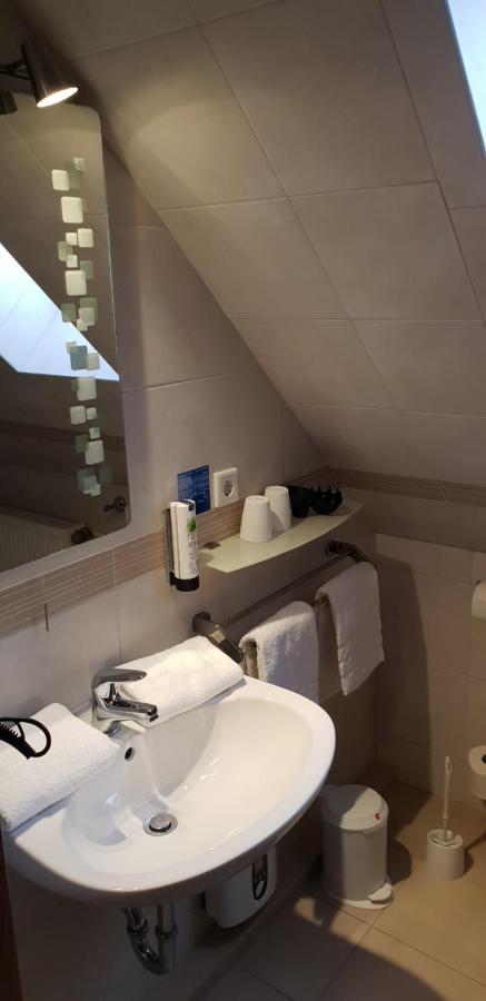 Airport Hotel One Aparthotel Sylt Экстерьер фото