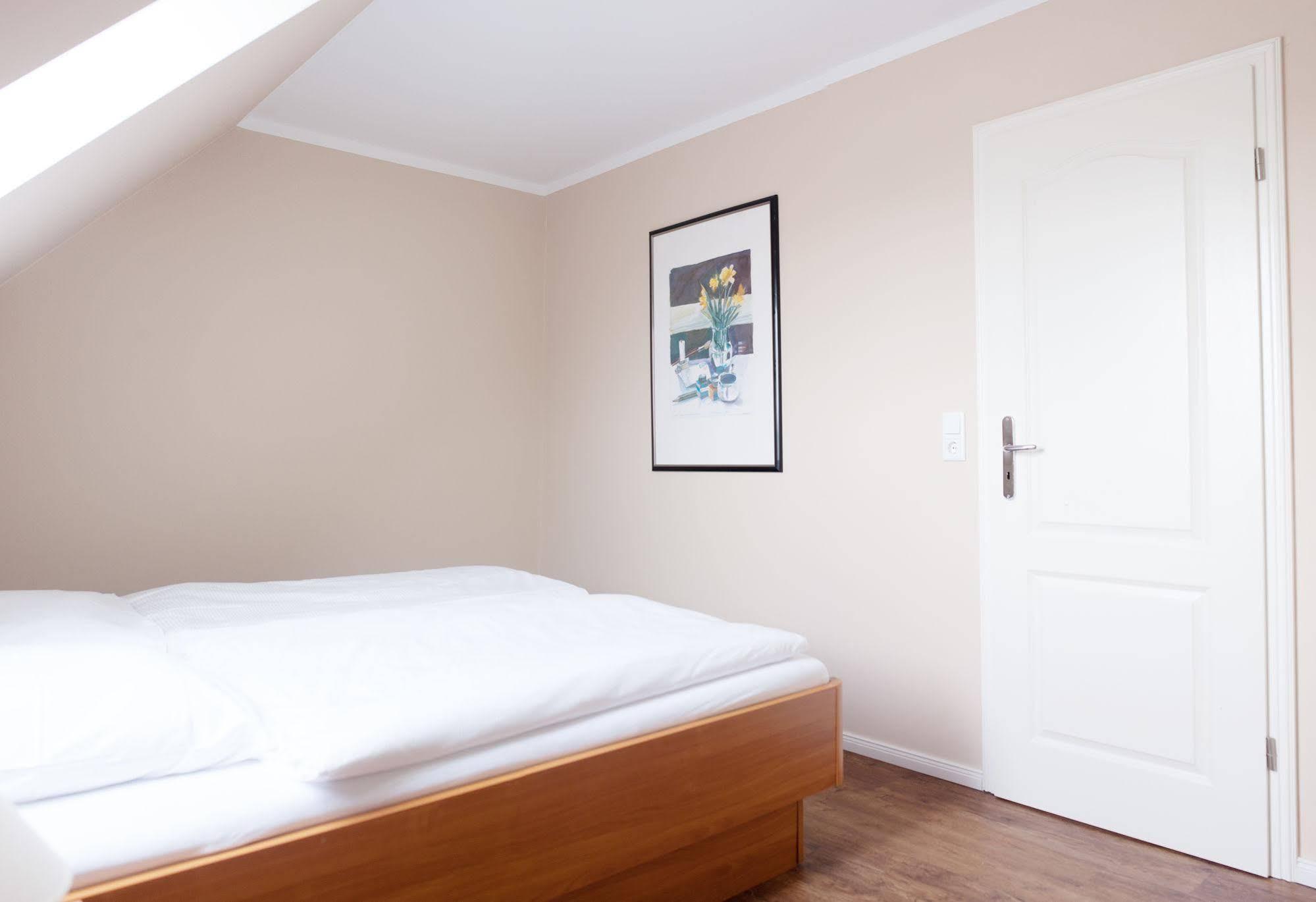 Airport Hotel One Aparthotel Sylt Экстерьер фото