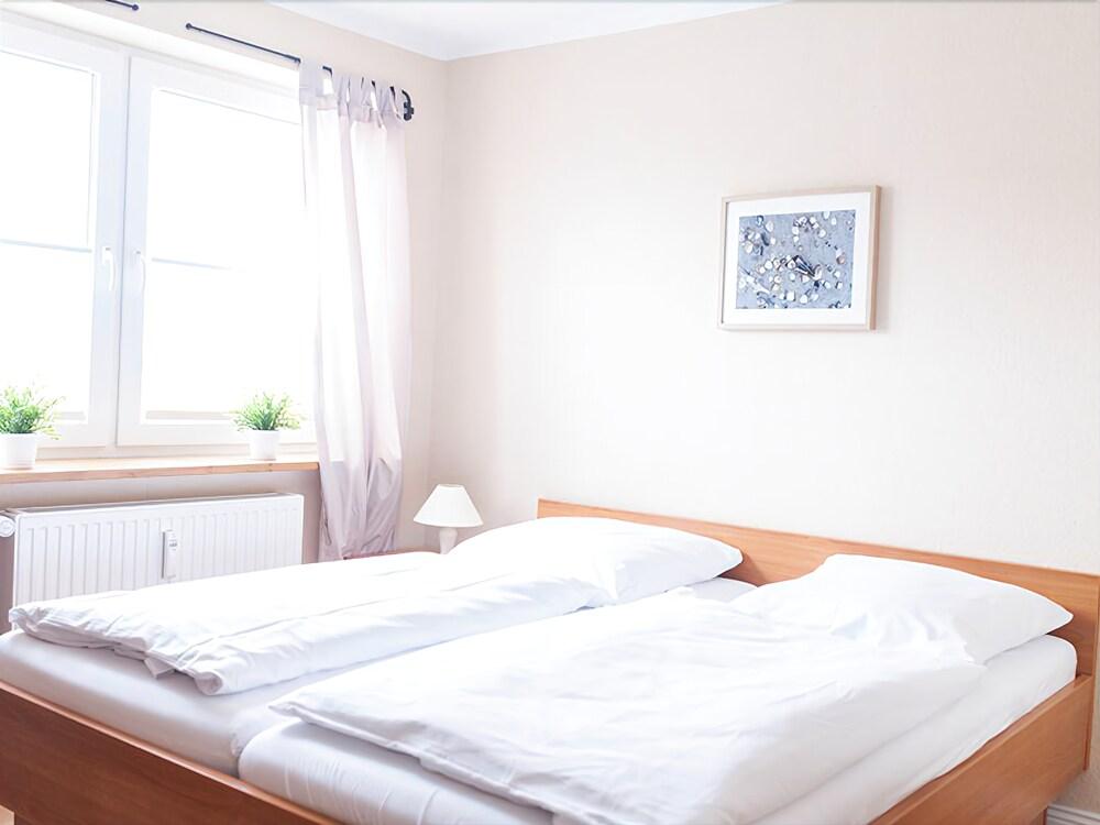 Airport Hotel One Aparthotel Sylt Экстерьер фото
