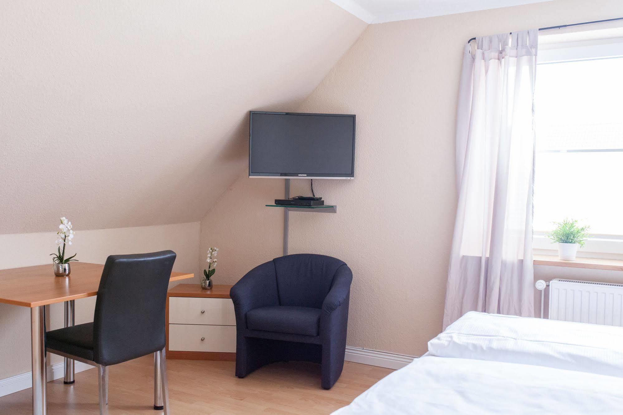Airport Hotel One Aparthotel Sylt Экстерьер фото