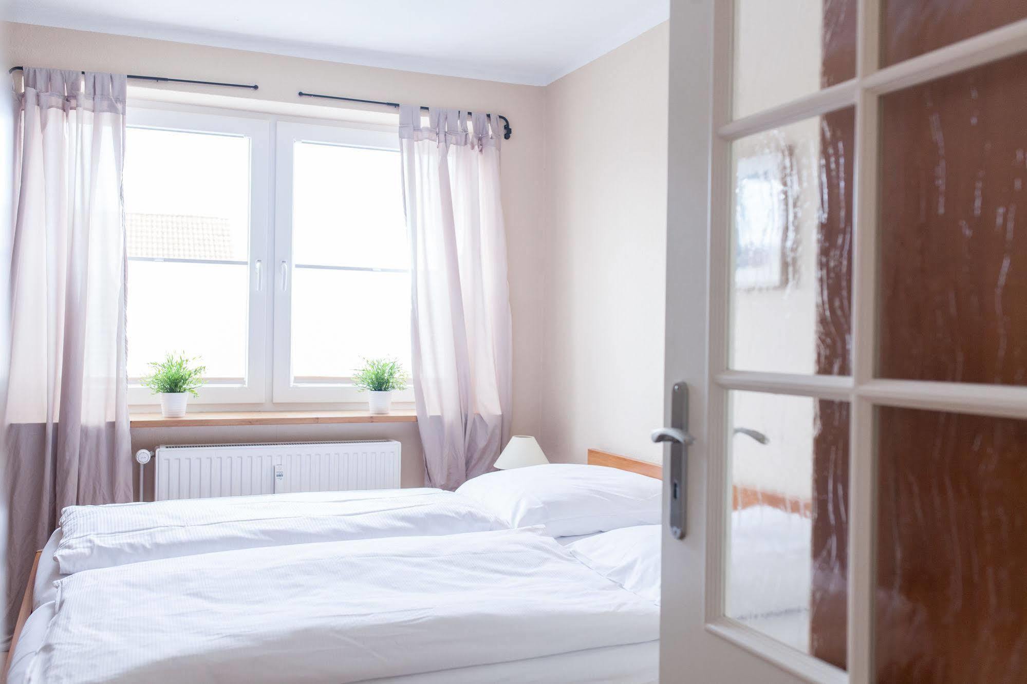 Airport Hotel One Aparthotel Sylt Экстерьер фото