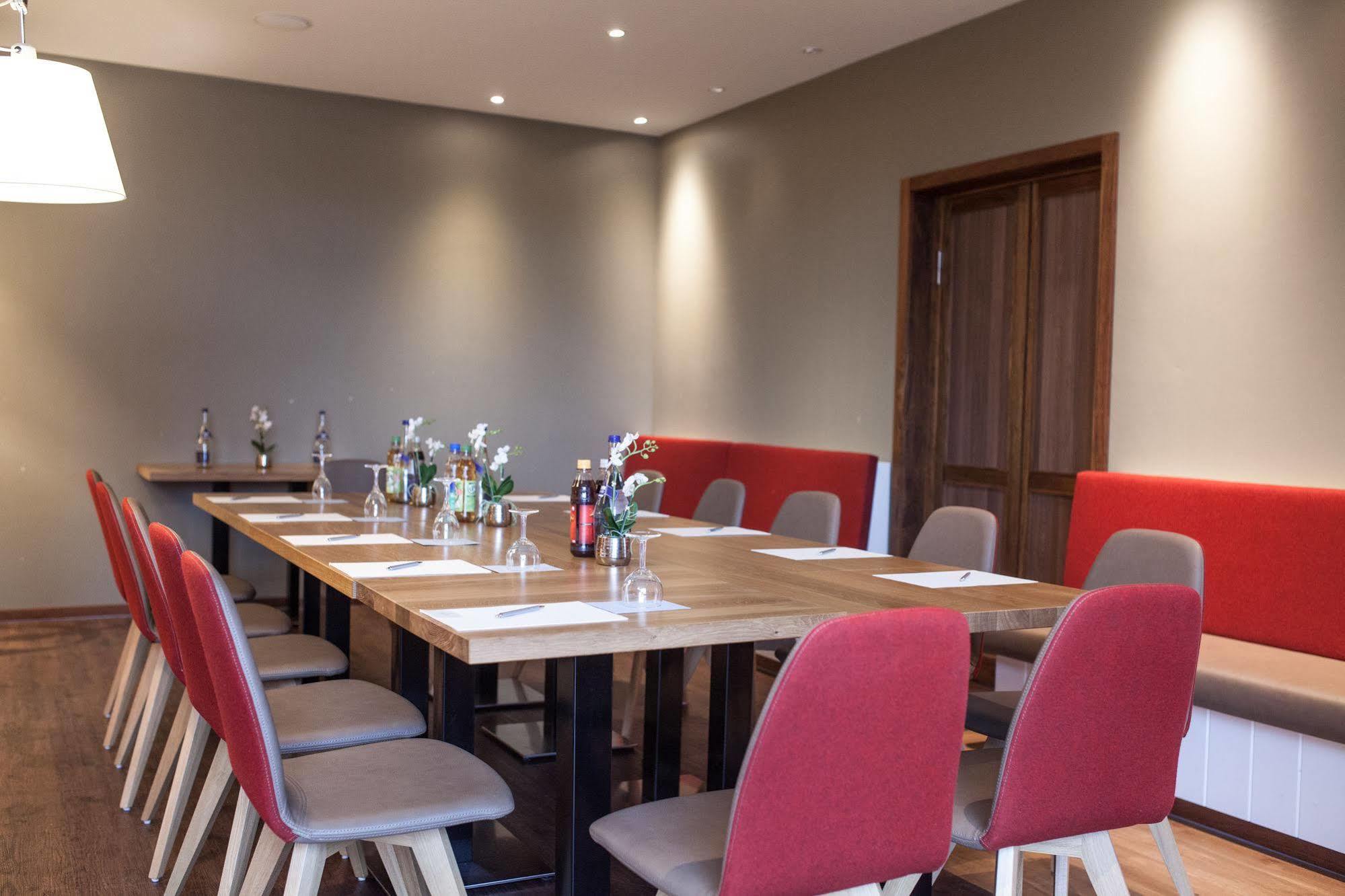 Airport Hotel One Aparthotel Sylt Экстерьер фото